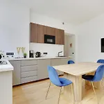 Beautiful 2 Bdr Duplex In Paris