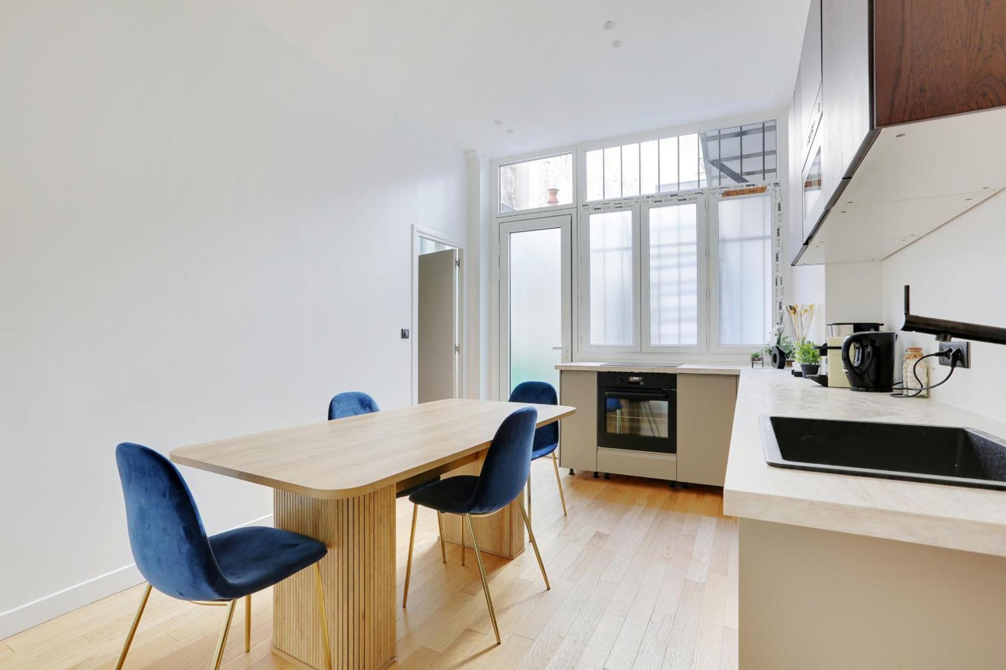Beautiful 2 Bdr Duplex In * Parijs